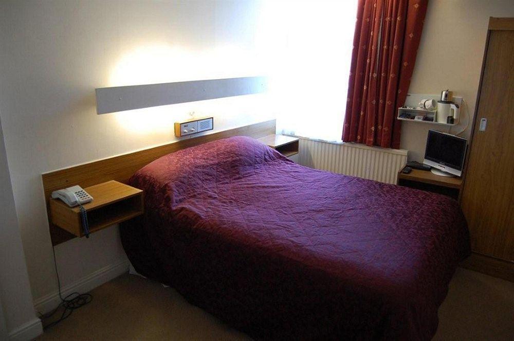 Cheshire Hospitality Ltd T\/A Lennox Lea Studios & Apartments Sale Dış mekan fotoğraf