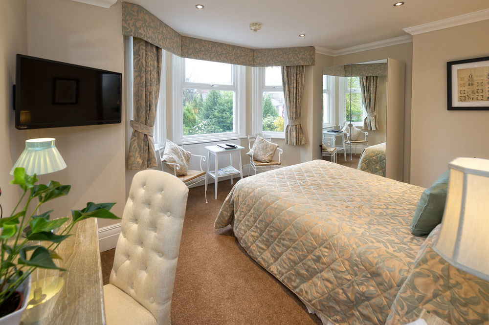 Cheshire Hospitality Ltd T\/A Lennox Lea Studios & Apartments Sale Dış mekan fotoğraf