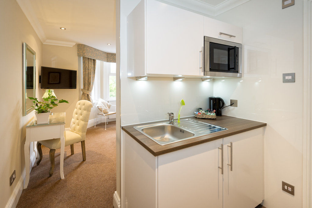 Cheshire Hospitality Ltd T\/A Lennox Lea Studios & Apartments Sale Dış mekan fotoğraf