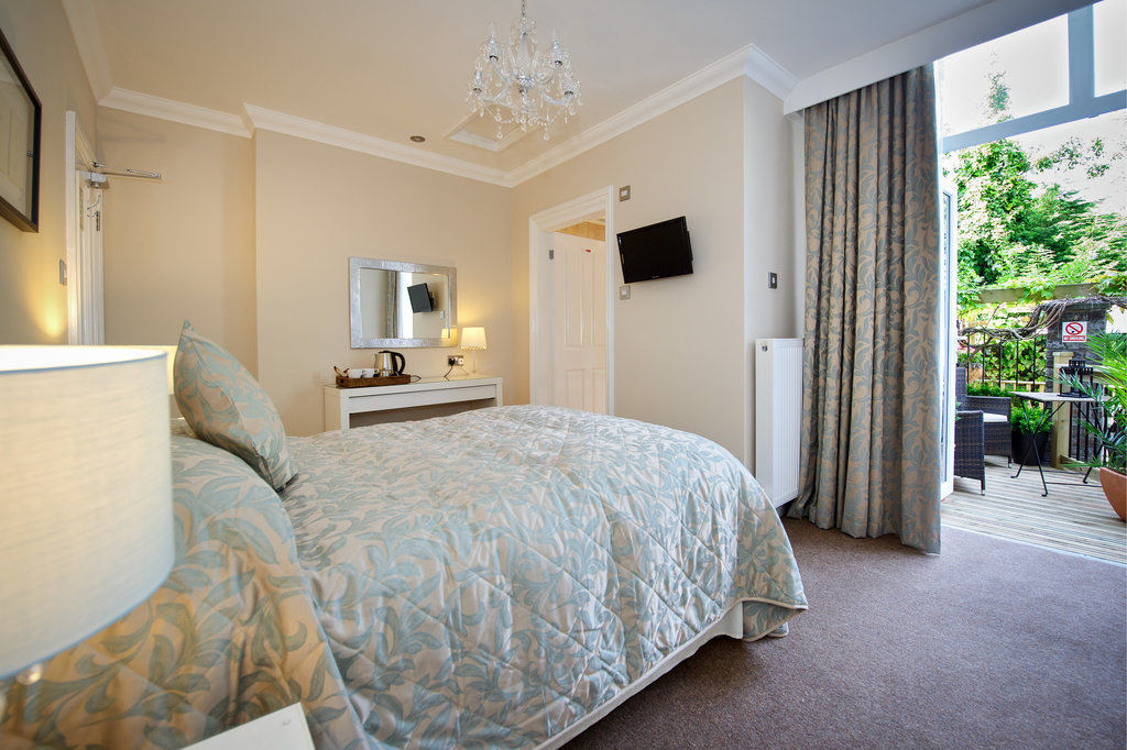 Cheshire Hospitality Ltd T\/A Lennox Lea Studios & Apartments Sale Dış mekan fotoğraf