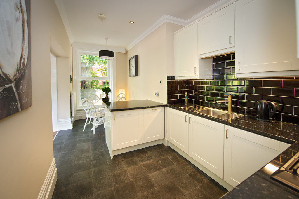 Cheshire Hospitality Ltd T\/A Lennox Lea Studios & Apartments Sale Dış mekan fotoğraf