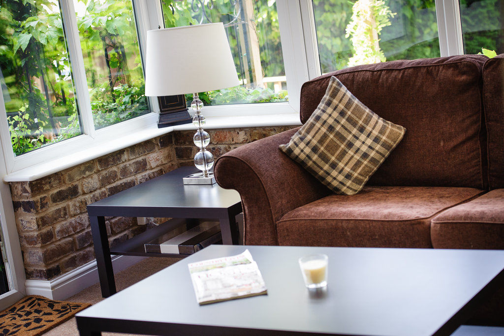 Cheshire Hospitality Ltd T\/A Lennox Lea Studios & Apartments Sale Dış mekan fotoğraf