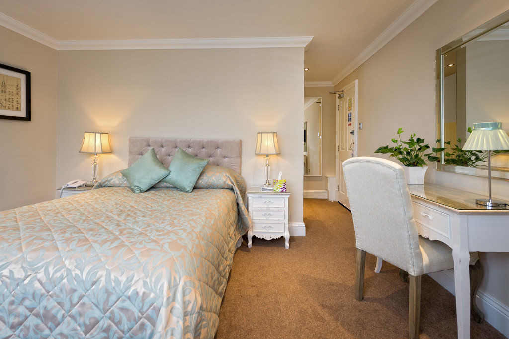 Cheshire Hospitality Ltd T\/A Lennox Lea Studios & Apartments Sale Dış mekan fotoğraf