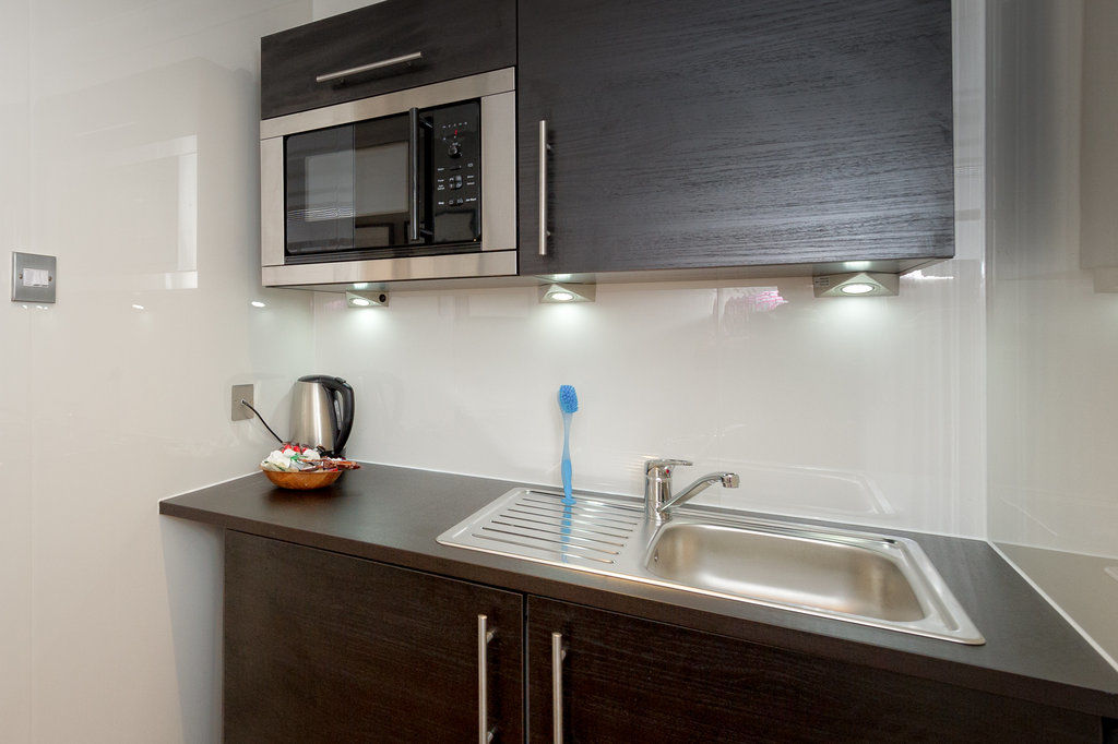 Cheshire Hospitality Ltd T\/A Lennox Lea Studios & Apartments Sale Dış mekan fotoğraf