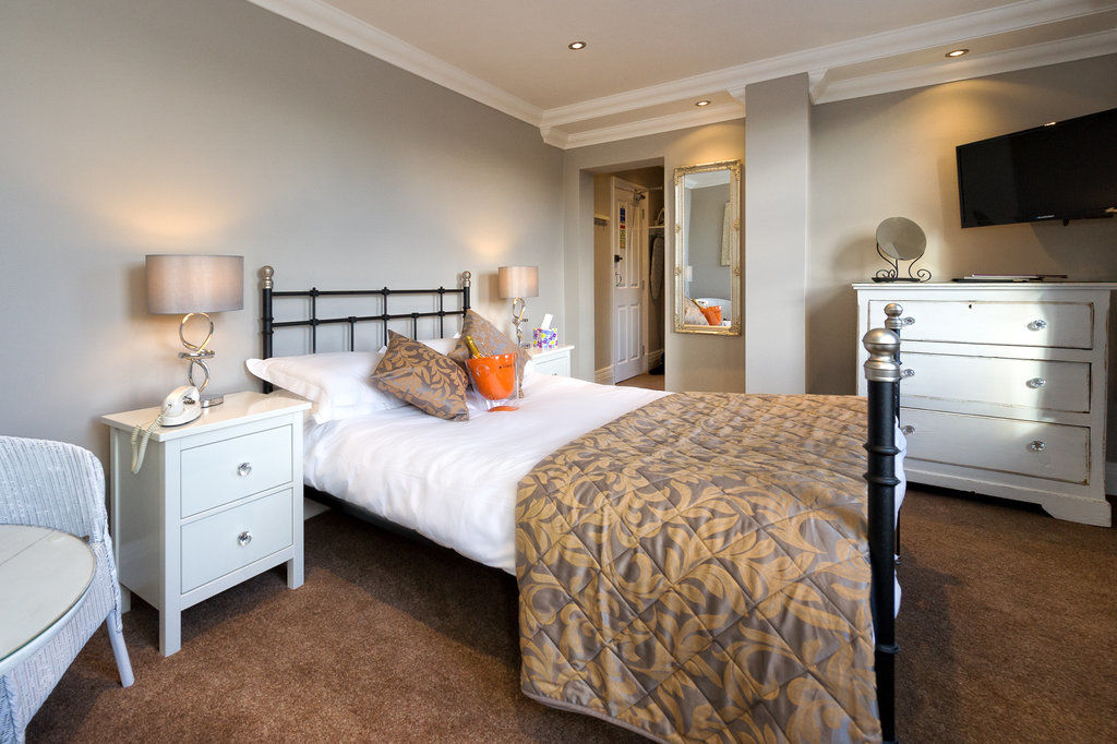 Cheshire Hospitality Ltd T\/A Lennox Lea Studios & Apartments Sale Dış mekan fotoğraf